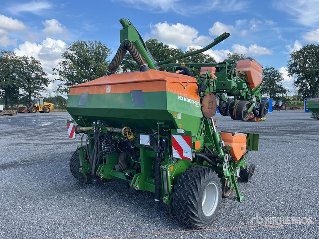 2015 Amazone ED 6000-2C Super Section Control 8 Row Planter - وضع البذور فى خطوط: صور 2 2015 Amazone ED 6000-2C Super Section Control 8 Row Planter - وضع البذور فى خطوط: صور 2