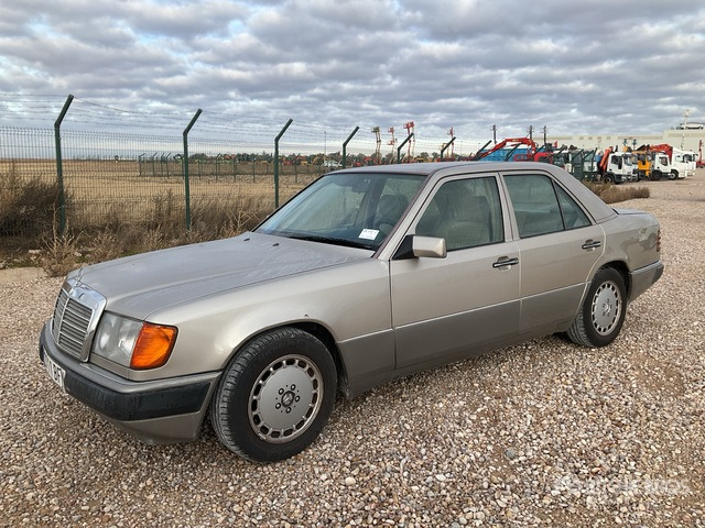 1990 Mercedes-Benz 300D Automobile - سيارة: صور 1 1990 Mercedes-Benz 300D Automobile - سيارة: صور 1