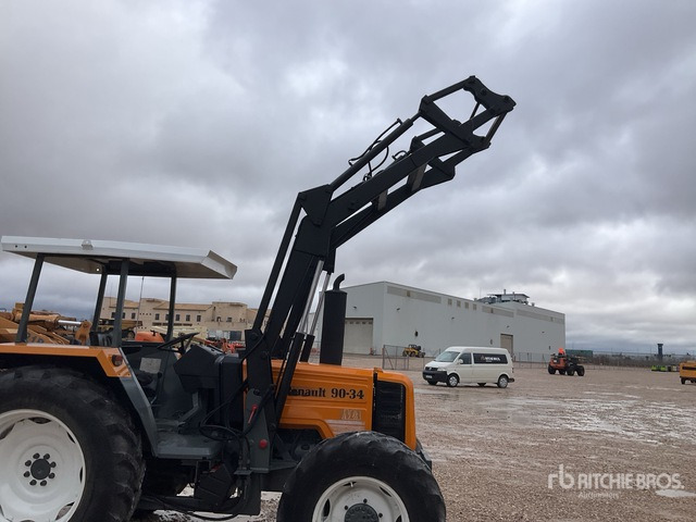 1993 Renault 90-34 4WD Tractor - جرار: صور 4 1993 Renault 90-34 4WD Tractor - جرار: صور 4