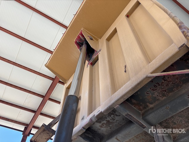 1998 Volvo FL10 360 6x4 T/A Dump Truck - قلابات: صور 5 1998 Volvo FL10 360 6x4 T/A Dump Truck - قلابات: صور 5