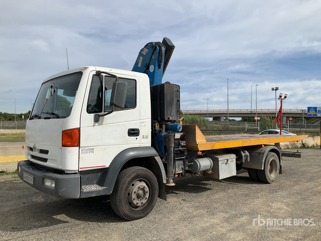 2002 Nissan Atleon 210 4x2 with Crane Rollback Truck - سيارة السحب للتصليح: صور 2 2002 Nissan Atleon 210 4x2 with Crane Rollback Truck - سيارة السحب للتصليح: صور 2