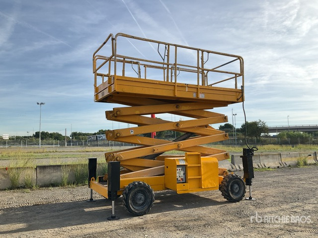 2003 Haulotte H15SDX 4x4 Diesel Scissor Lift - رافعات مقصية: صور 2 2003 Haulotte H15SDX 4x4 Diesel Scissor Lift - رافعات مقصية: صور 2