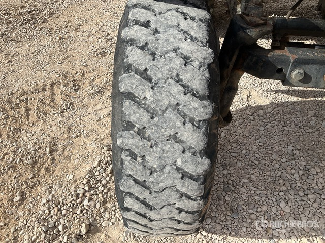 2003 New Holland TS110 2WD Tractor - جرار: صور 5 2003 New Holland TS110 2WD Tractor - جرار: صور 5