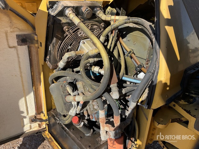 2004 Dynapac CC222 / Double Drum Roller - مدحلة الأسفلت: صور 5 2004 Dynapac CC222 / Double Drum Roller - مدحلة الأسفلت: صور 5