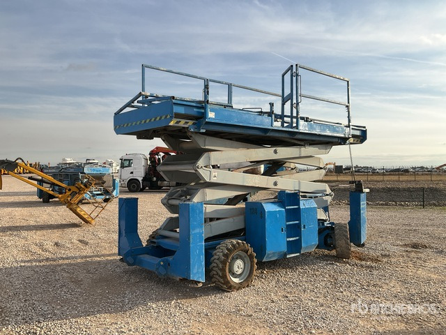 2004 Genie GS3384 4x4 Diesel Scissor Lift - رافعات مقصية: صور 1 2004 Genie GS3384 4x4 Diesel Scissor Lift - رافعات مقصية: صور 1