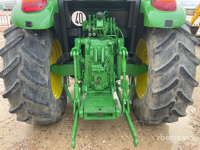 2004 John Deere 5820 4WD Tractor - جرار: صور 4 2004 John Deere 5820 4WD Tractor - جرار: صور 4