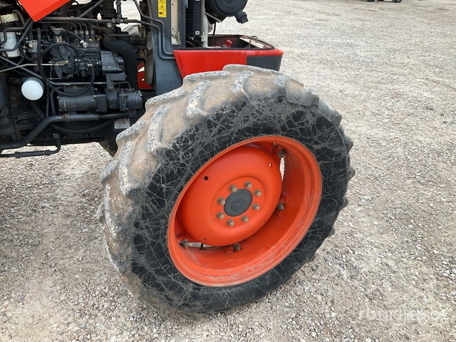 2004 Kubota MF9000DTL 4WD Tractor - جرار: صور 4 2004 Kubota MF9000DTL 4WD Tractor - جرار: صور 4