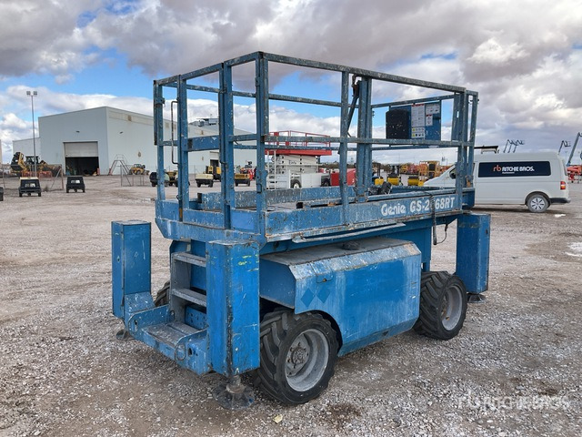 2006 Genie GS2668RT Telescopic Boom Lift - رافعات مقصية: صور 3 2006 Genie GS2668RT Telescopic Boom Lift - رافعات مقصية: صور 3