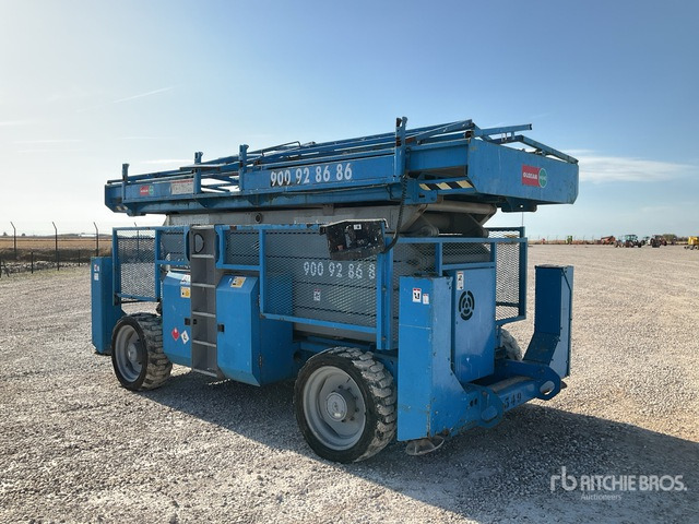 2006 Genie GS5390RT 4x4 Diesel Scissor Lift - رافعات مقصية: صور 4 2006 Genie GS5390RT 4x4 Diesel Scissor Lift - رافعات مقصية: صور 4