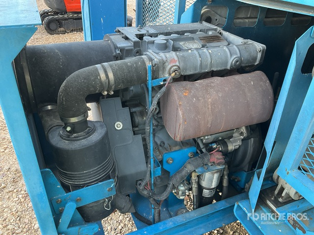 2006 Genie GS5390RT 4x4 Diesel Scissor Lift - رافعات مقصية: صور 4 2006 Genie GS5390RT 4x4 Diesel Scissor Lift - رافعات مقصية: صور 4