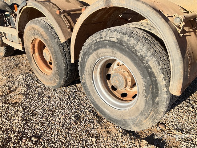 2007 Renault Kerax 410.42 8x4 Twin-Steer Tri/A Dump Truck - قلابات: صور 5 2007 Renault Kerax 410.42 8x4 Twin-Steer Tri/A Dump Truck - قلابات: صور 5