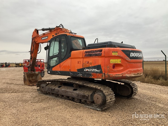 2009 Doosan DX225NLC Tracked Excavator - حفارات زحافة: صور 3 2009 Doosan DX225NLC Tracked Excavator - حفارات زحافة: صور 3