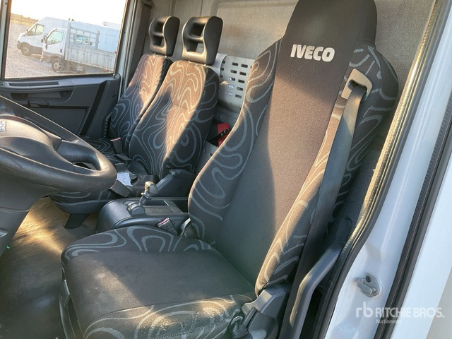 2010 Iveco Eurocargo 75E18 4x2 Van Truck - بصندوق مغلق شاحنة: صور 3 2010 Iveco Eurocargo 75E18 4x2 Van Truck - بصندوق مغلق شاحنة: صور 3