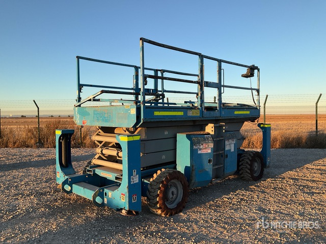 2011 Genie GS3384RT 4x4 Diesel Scissor Lift - رافعات مقصية: صور 2 2011 Genie GS3384RT 4x4 Diesel Scissor Lift - رافعات مقصية: صور 2