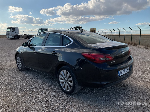 2015 Opel Astra Automobile - سيارة: صور 4 2015 Opel Astra Automobile - سيارة: صور 4