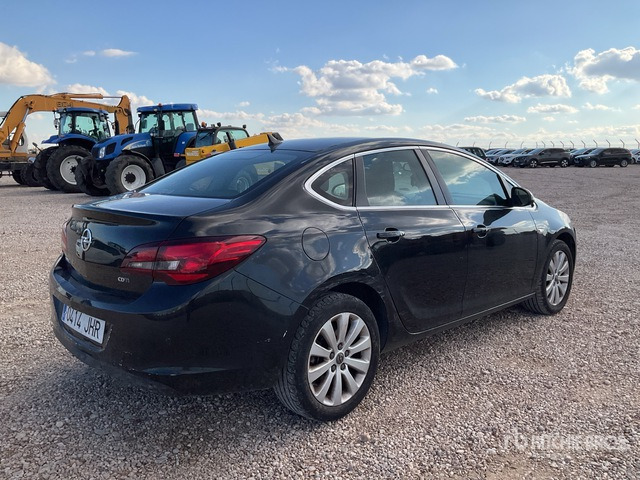 2015 Opel Astra Automobile - سيارة: صور 5 2015 Opel Astra Automobile - سيارة: صور 5