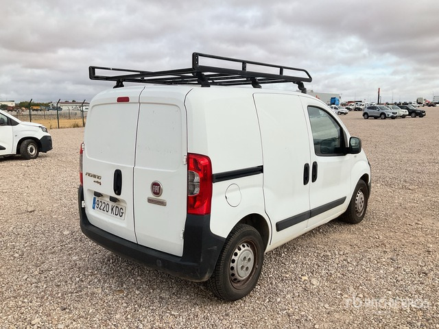 2017 Fiat Fiorino Cargo Van - الشاحنات الصغيرة: صور 3 2017 Fiat Fiorino Cargo Van - الشاحنات الصغيرة: صور 3