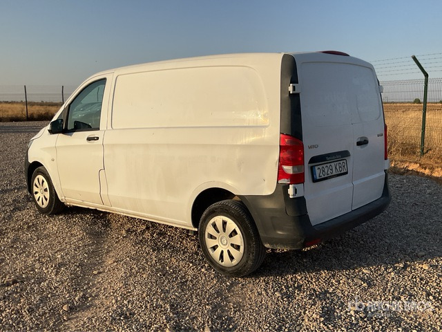 2017 Mercedes-Benz Vito 110 CDI Cargo Van - الشاحنات الصغيرة: صور 1 2017 Mercedes-Benz Vito 110 CDI Cargo Van - الشاحنات الصغيرة: صور 1