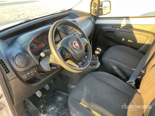 2018 Fiat Fiorino Cargo Van - الشاحنات الصغيرة: صور 5 2018 Fiat Fiorino Cargo Van - الشاحنات الصغيرة: صور 5
