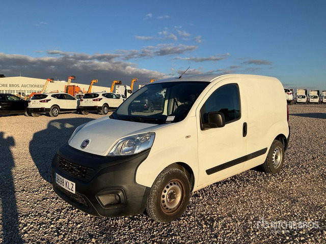 2018 Fiat Fiorino Cargo Van - الشاحنات الصغيرة: صور 1 2018 Fiat Fiorino Cargo Van - الشاحنات الصغيرة: صور 1