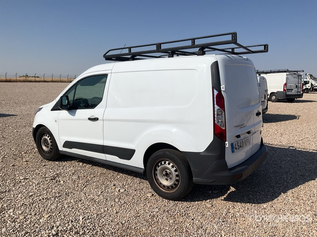 2018 Ford Connect Cargo Van - الشاحنات الصغيرة: صور 2 2018 Ford Connect Cargo Van - الشاحنات الصغيرة: صور 2