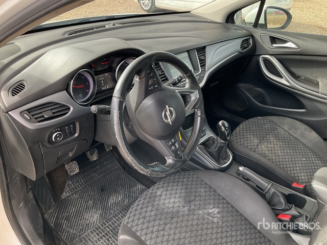 2019 Opel Astra Sports Tourer 1.6CDTI Selective Automobile - سيارة: صور 4 2019 Opel Astra Sports Tourer 1.6CDTI Selective Automobile - سيارة: صور 4