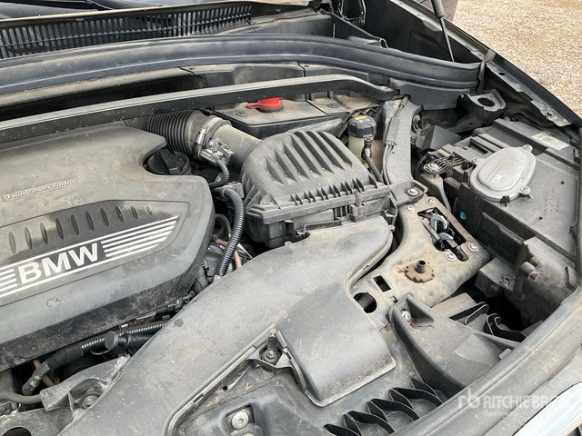 2020 BMW X1 20 XDrive Automobile - سيارة: صور 5 2020 BMW X1 20 XDrive Automobile - سيارة: صور 5