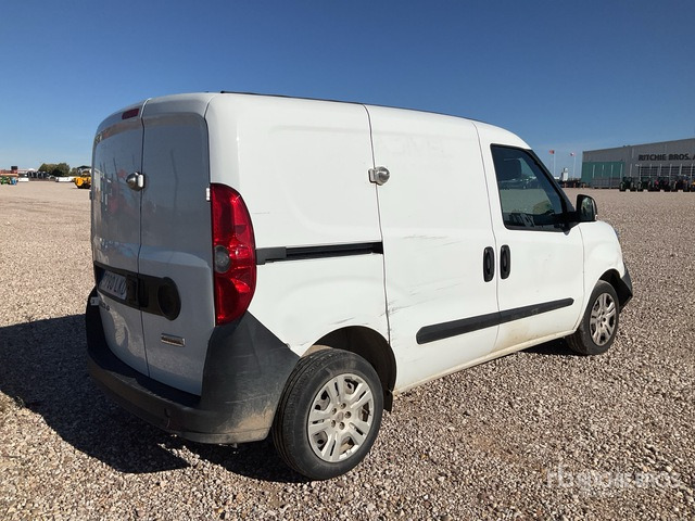 2020 Fiat Doblo Cargo Van - الشاحنات الصغيرة: صور 4 2020 Fiat Doblo Cargo Van - الشاحنات الصغيرة: صور 4