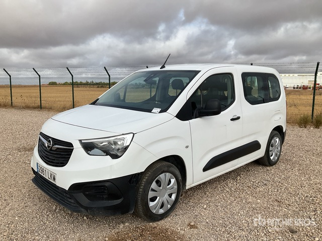 2020 Opel Combo Passenger Van - صغيرة, ميكروباص: صور 1 2020 Opel Combo Passenger Van - صغيرة, ميكروباص: صور 1
