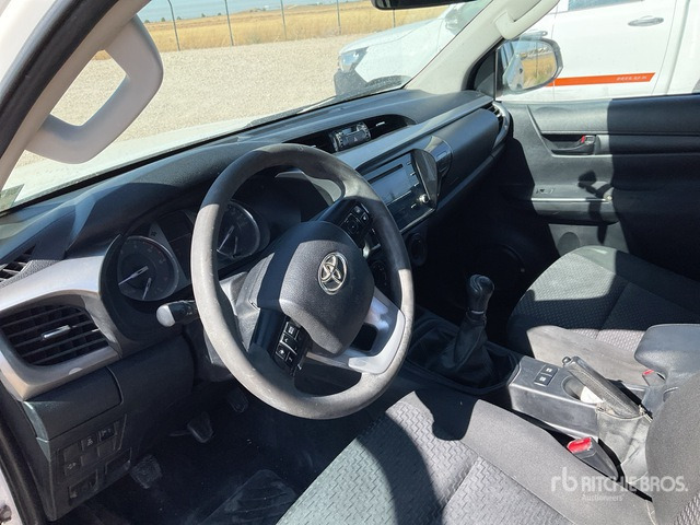 2020 Toyota Hilux 4x4 Crew Cab Pickup - شاحنة البيك أب: صور 5 2020 Toyota Hilux 4x4 Crew Cab Pickup - شاحنة البيك أب: صور 5