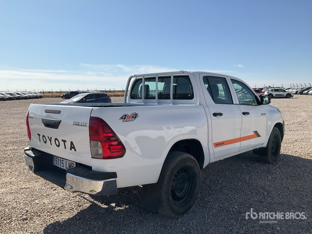2020 Toyota Hilux 4x4 Crew Cab Pickup - شاحنة البيك أب: صور 4 2020 Toyota Hilux 4x4 Crew Cab Pickup - شاحنة البيك أب: صور 4
