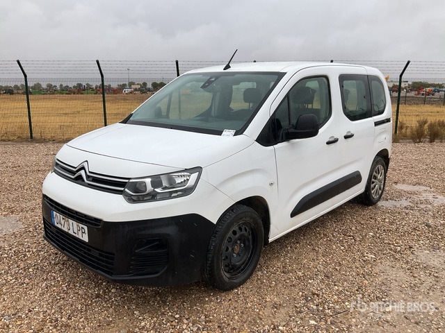 2021 Citroen Berlingo Cargo Van - الشاحنات الصغيرة: صور 3 2021 Citroen Berlingo Cargo Van - الشاحنات الصغيرة: صور 3