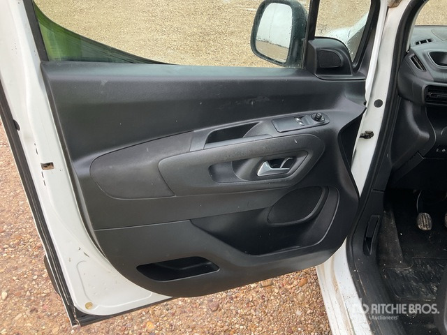 2021 Citroen Berlingo Cargo Van - الشاحنات الصغيرة: صور 5 2021 Citroen Berlingo Cargo Van - الشاحنات الصغيرة: صور 5