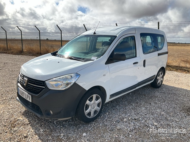 2021 DACIA Dokker Passenger Van - صغيرة, ميكروباص: صور 1 2021 DACIA Dokker Passenger Van - صغيرة, ميكروباص: صور 1