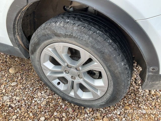 2021 Land Rover Discovery Sport SUV - سيارة دفع رباعي: صور 4 2021 Land Rover Discovery Sport SUV - سيارة دفع رباعي: صور 4