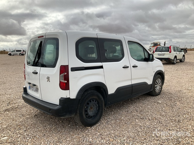 2021 Peugeot Rifter Passenger Van - صغيرة, ميكروباص: صور 4 2021 Peugeot Rifter Passenger Van - صغيرة, ميكروباص: صور 4