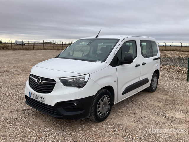 2022 Opel Combo Passenger Van - صغيرة, ميكروباص: صور 1 2022 Opel Combo Passenger Van - صغيرة, ميكروباص: صور 1