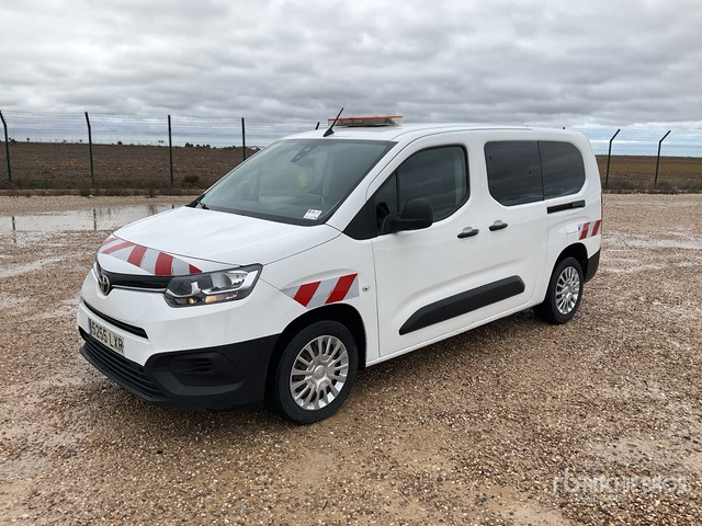 2022 Toyota Proace City Verso 5 Passenger Van - صغيرة, ميكروباص: صور 3 2022 Toyota Proace City Verso 5 Passenger Van - صغيرة, ميكروباص: صور 3