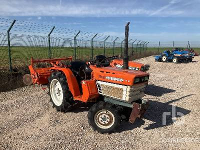 KUBOTA 4WD Quantity of (2) - جرار: صور 4 KUBOTA 4WD Quantity of (2) - جرار: صور 4