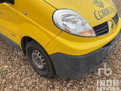 سيارة RENAULT TRAFIC 6: صور 7