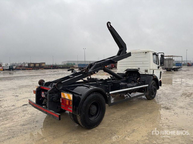 1990 Mercedes-Benz 1722 4x2 Roll-Off Truck - شاحنة ذات الخطاف: صور 3 1990 Mercedes-Benz 1722 4x2 Roll-Off Truck - شاحنة ذات الخطاف: صور 3
