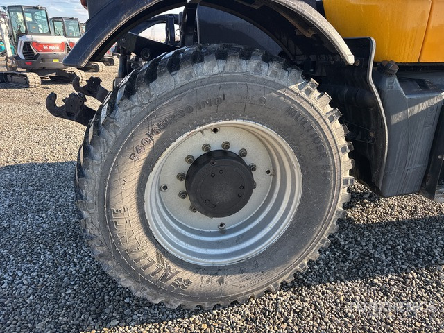 2006 JCB FASTRAC 3220 4WD Tractor - جرار: صور 4 2006 JCB FASTRAC 3220 4WD Tractor - جرار: صور 4