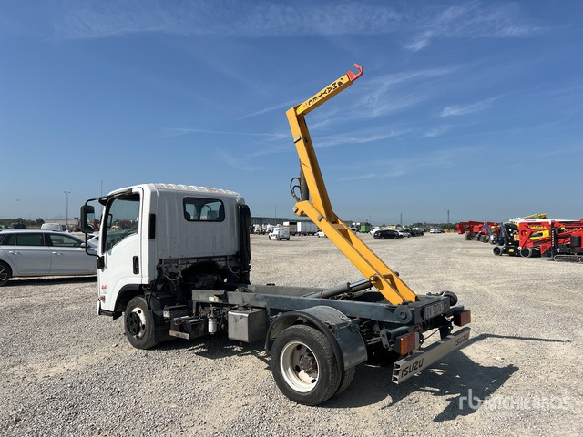 2009 Isuzu L35 4x4 Roll-Off Truck - التقطيع جزازة/ ماكينات قطع الحشائش: صور 3 2009 Isuzu L35 4x4 Roll-Off Truck - التقطيع جزازة/ ماكينات قطع الحشائش: صور 3
