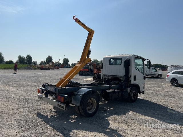 2009 Isuzu L35 4x4 Roll-Off Truck - التقطيع جزازة/ ماكينات قطع الحشائش: صور 4 2009 Isuzu L35 4x4 Roll-Off Truck - التقطيع جزازة/ ماكينات قطع الحشائش: صور 4
