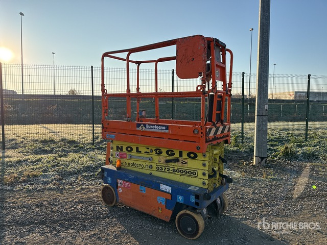 2009 Iteco IT7380 (Inoperable) Scissor Lift - رافعات مقصية: صور 2 2009 Iteco IT7380 (Inoperable) Scissor Lift - رافعات مقصية: صور 2