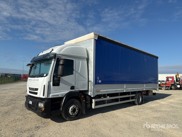 2011 Iveco Eurocargo 160E28 4x2 Curtain Side Truck - شاحنة ستارة: صور 1 2011 Iveco Eurocargo 160E28 4x2 Curtain Side Truck - شاحنة ستارة: صور 1