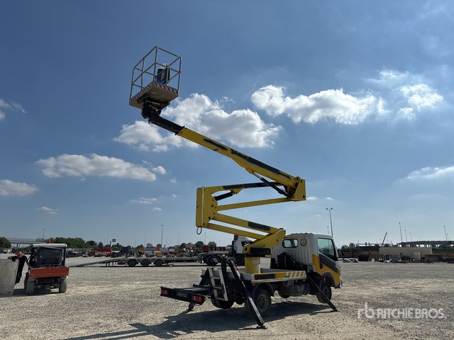 2011 Renault Maxity 110Dxi 2011 Socage DA320 20 m on Bucket Truck - مصاعد الازدهار محمولة على شاحنة: صور 4 2011 Renault Maxity 110Dxi 2011 Socage DA320 20 m on Bucket Truck - مصاعد الازدهار محمولة على شاحنة: صور 4