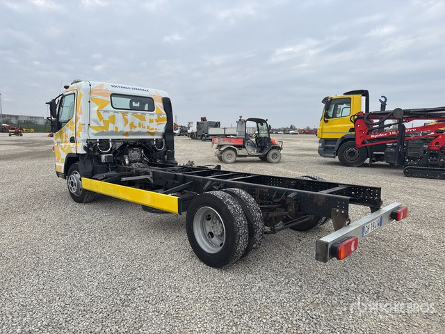 2015 Mitsubishi Fuso Canter 7C18 4x2 Cab and Chassis - الشاسيه شاحنة: صور 3 2015 Mitsubishi Fuso Canter 7C18 4x2 Cab and Chassis - الشاسيه شاحنة: صور 3