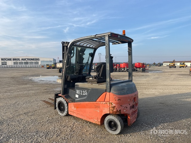 2015 Toyota 8FBMT30 3000 kg (Inoperable) Electric Forklift - رافعة شوكية كهربائية: صور 3 2015 Toyota 8FBMT30 3000 kg (Inoperable) Electric Forklift - رافعة شوكية كهربائية: صور 3