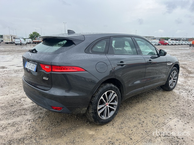 2019 Jaguar F-Pace 2.0D I4 180CV R-SPORT AWD (Inop ... SUV - سيارة دفع رباعي: صور 5 2019 Jaguar F-Pace 2.0D I4 180CV R-SPORT AWD (Inop ... SUV - سيارة دفع رباعي: صور 5